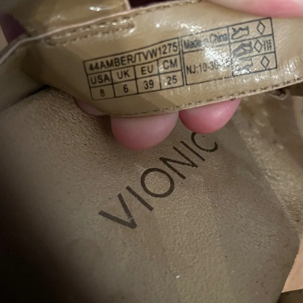 Women's‎ Vionic Amber Adjustable Sandal Size 8